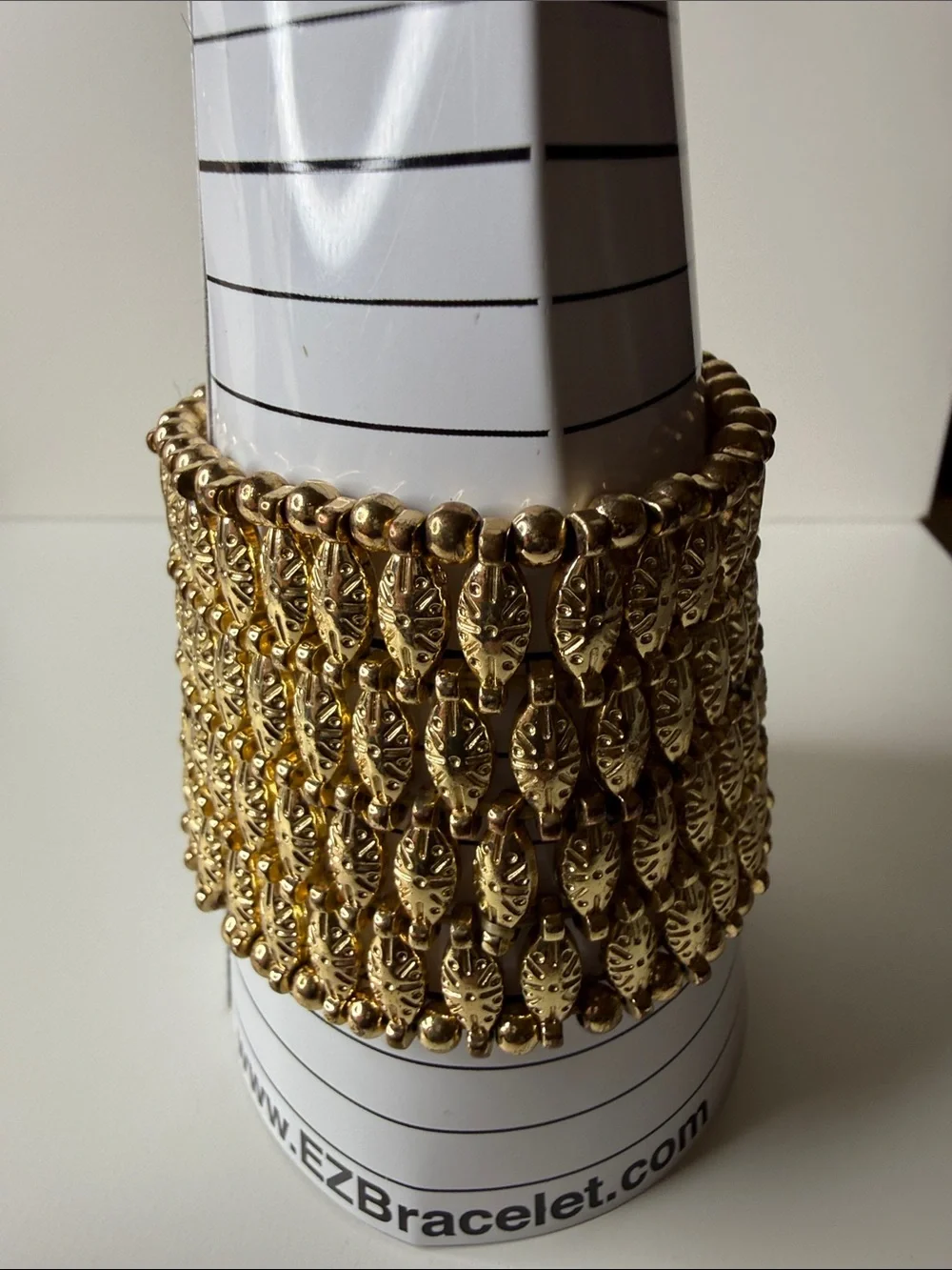 Stunning vintage Gold tone Stretch Cuff Bracelet statement cleopatra style